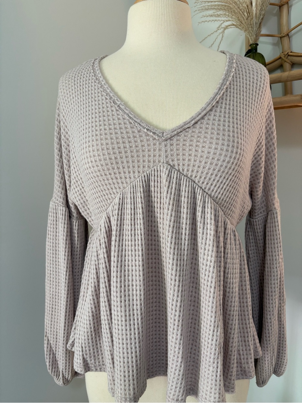 Waffle Knit V-Neck Peplum Top